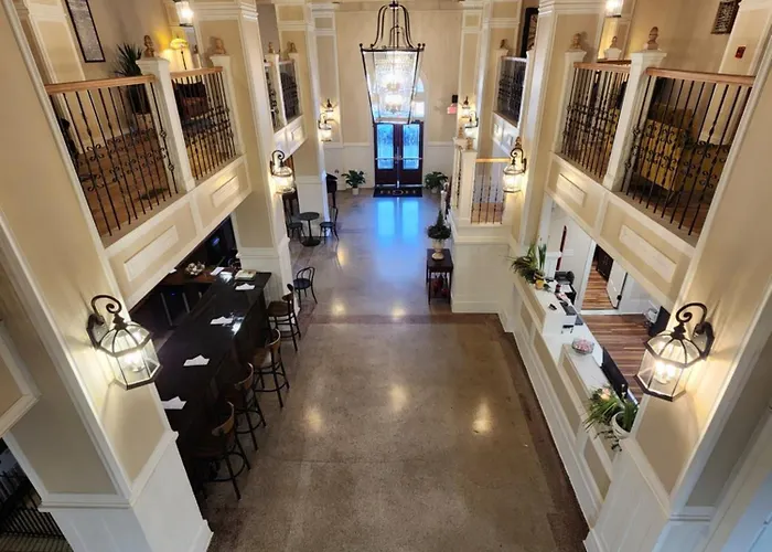 Historic Griffin Hotel