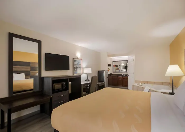 Quality Inn & Suites Greensboro Near Lake Oconee